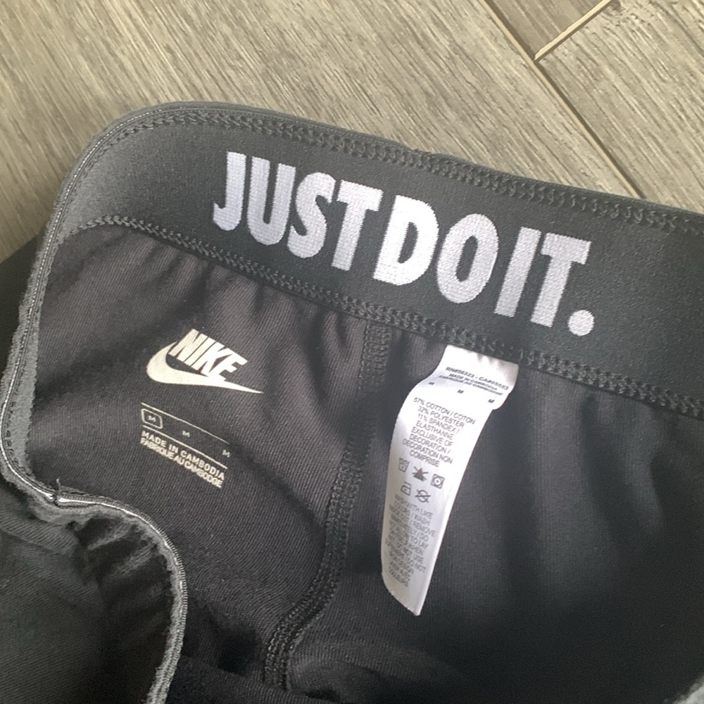Womens Nike cropped leggings M final sale price! - Picture 3 of 4
